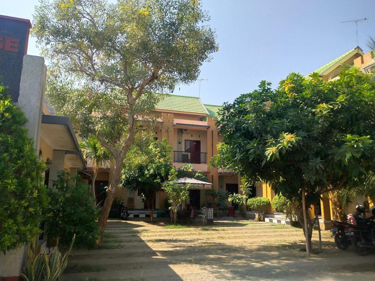 Surya Guest House Probolinggo Eksteriør billede